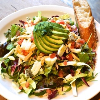 チキンコブサラダ