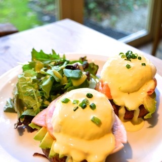 エッグベネディクト 2 pieses