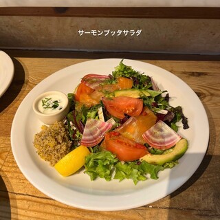 サーモンブッタ